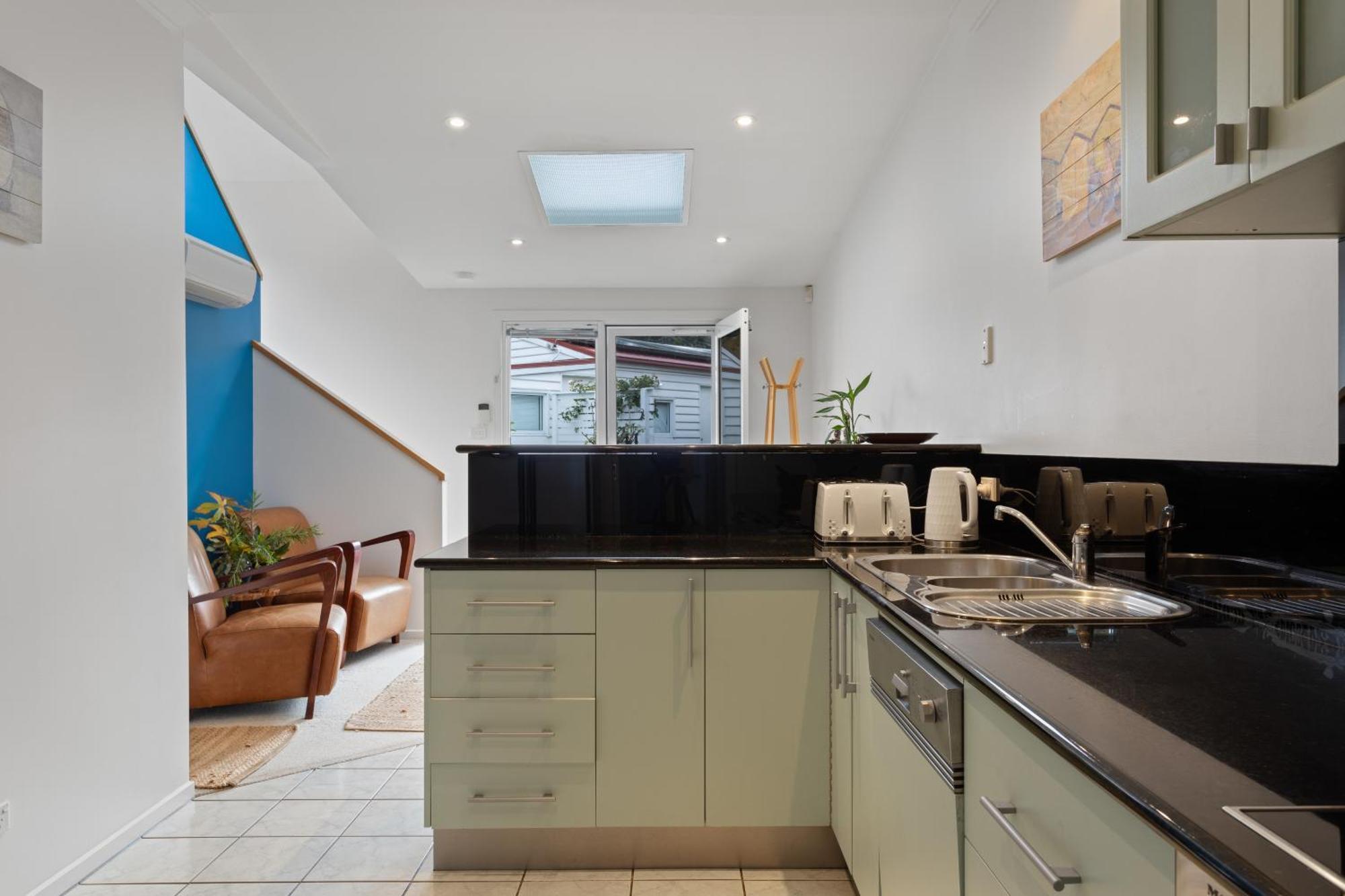 Holiday home Haven - Gorgeous 2 Bedroom Townhouse Opposite The Kingston Beach