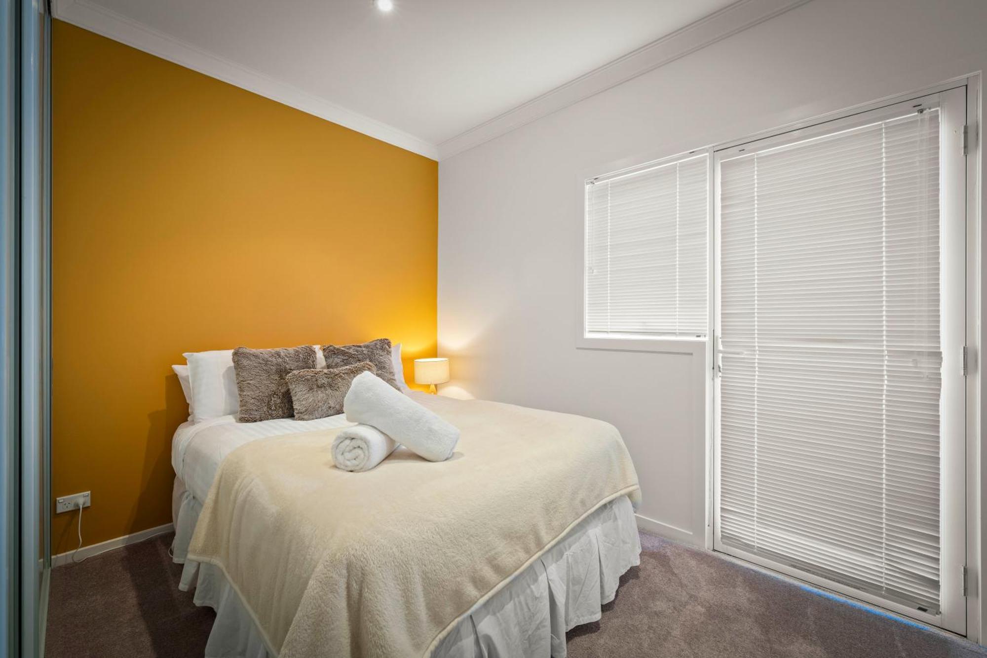 Haven - Gorgeous 2 Bedroom Townhouse Opposite The *